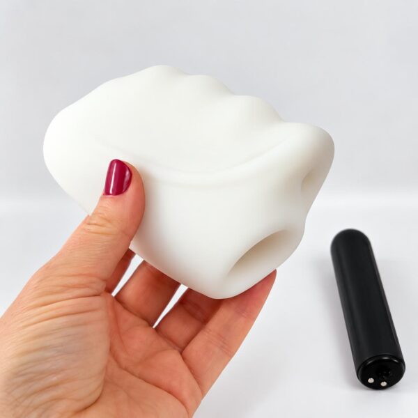 Masturbator with Bullet Masturbator with Bullet